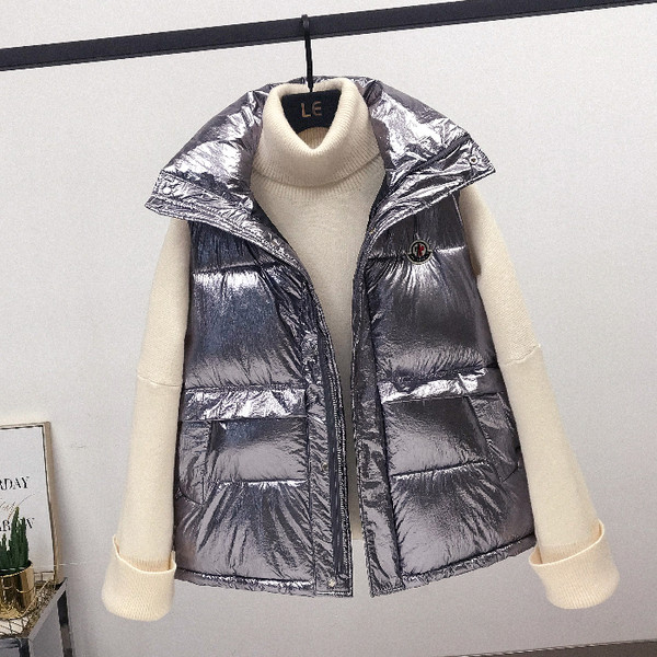 Γυναικείο φθινόπωρο και χειμωνιάτικο γιλέκο με κουκούλα σε τρία χρώματα - μαύρο, ασημί, γκρι