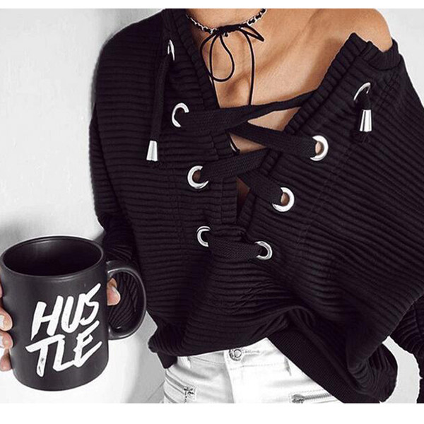 Modern női blúz fekete nyakkendővel