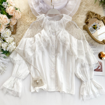 Cămașă casual de damă în alb și negru cu dantelă și nasturi