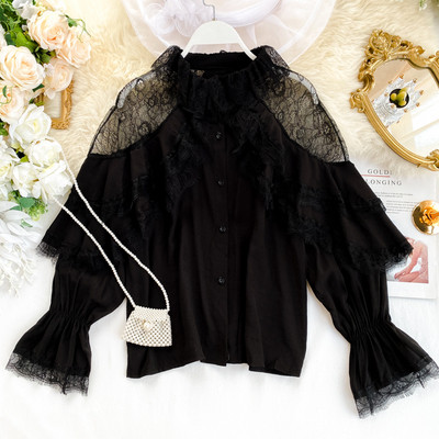 Cămașă casual de damă în alb și negru cu dantelă și nasturi