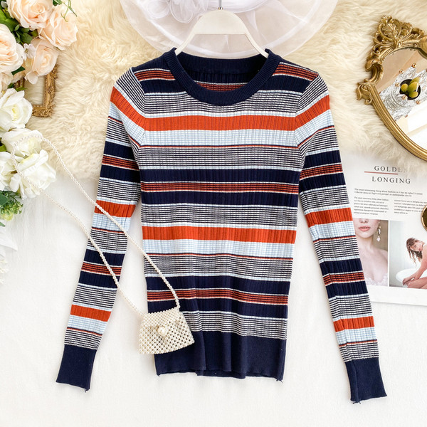 Μοντέρνο γυναικείο πουλόβερ με ριγέ σε δύο χρώματα