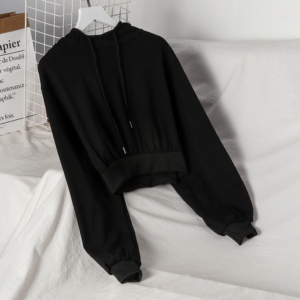 Hanorac scurt de damă, cu glugă, de culoare gri și negru