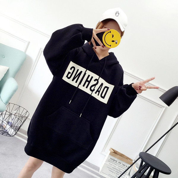 Hanorac lung de dama cu buzunar si gluga in negru, verde, bej si rosu