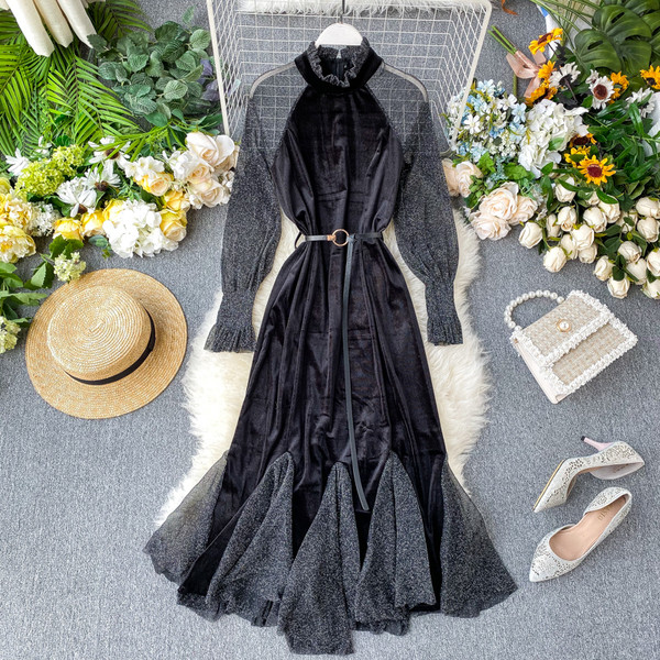 Modern női hosszú ruha fényes hatással, fekete övvel