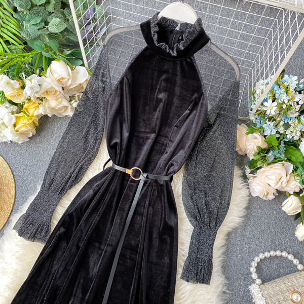 Modern női hosszú ruha fényes hatással, fekete övvel