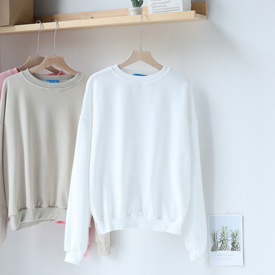 Κλασική γυναικεία μπλούζα με οβάλ ντεκολτέ σε έξι χρώματα