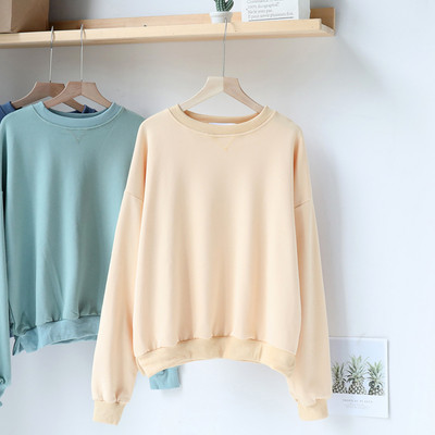 Κλασική γυναικεία μπλούζα με οβάλ ντεκολτέ σε έξι χρώματα