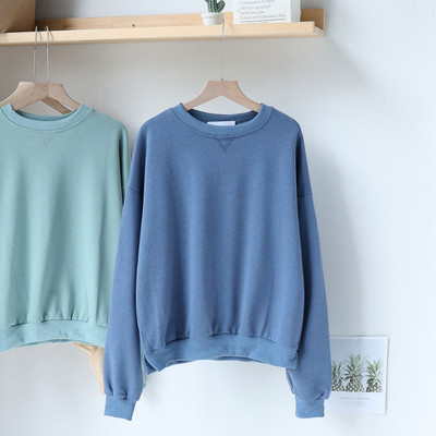 Κλασική γυναικεία μπλούζα με οβάλ ντεκολτέ σε έξι χρώματα