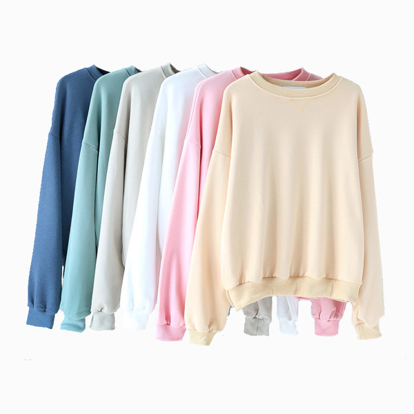 Κλασική γυναικεία μπλούζα με οβάλ ντεκολτέ σε έξι χρώματα