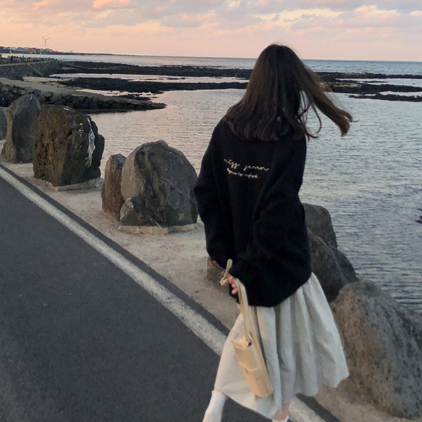 Vesta casual dama model lat cu nasturi alb-negru