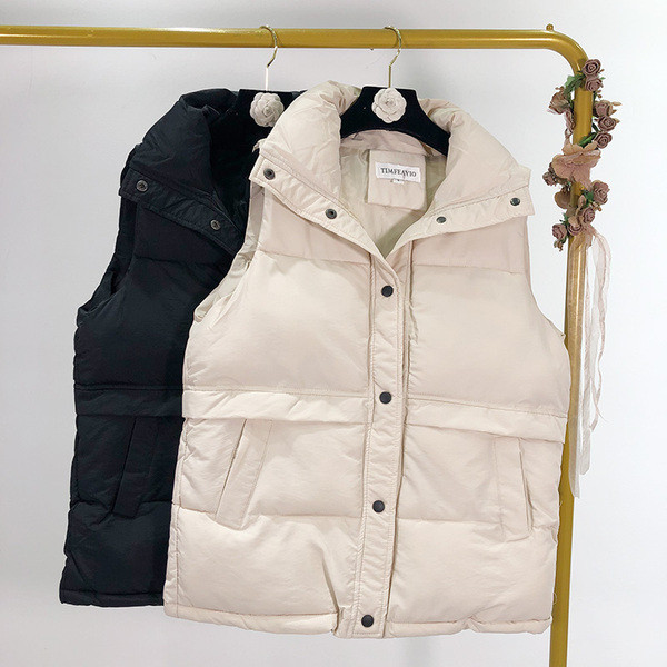 Γυναικείο γιλέκο με κουμπιά και τσέπες σε δύο χρώματα