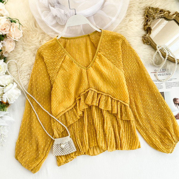 Bluza de dama cu decolteu spitz si bucle in mai multe culori
