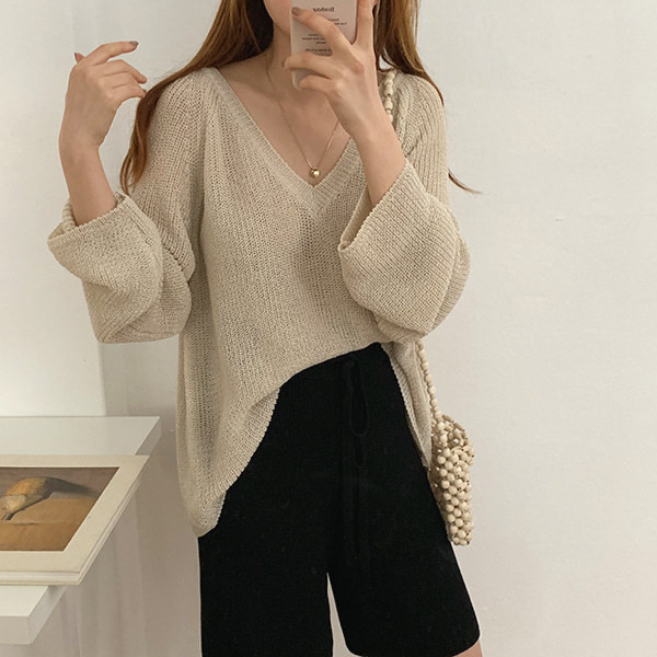 Γυναικείες μπλούζες με λαιμόκοψη στο μπεζ και καφέ χρώμα