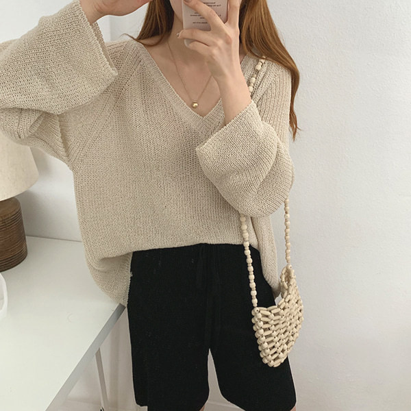 Γυναικείες μπλούζες με λαιμόκοψη στο μπεζ και καφέ χρώμα