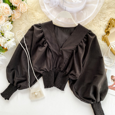 Γυναικεία πουκάμισα με λαιμόκοψη και φαρδιά μανίκια σε διάφορα χρώματα