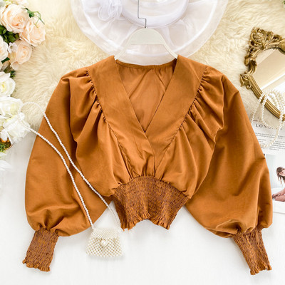 Γυναικεία πουκάμισα με λαιμόκοψη και φαρδιά μανίκια σε διάφορα χρώματα