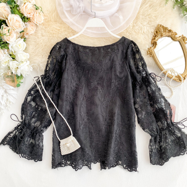 Κομψή γυναικεία δαντελένια μπλούζα σε τρία χρώματα