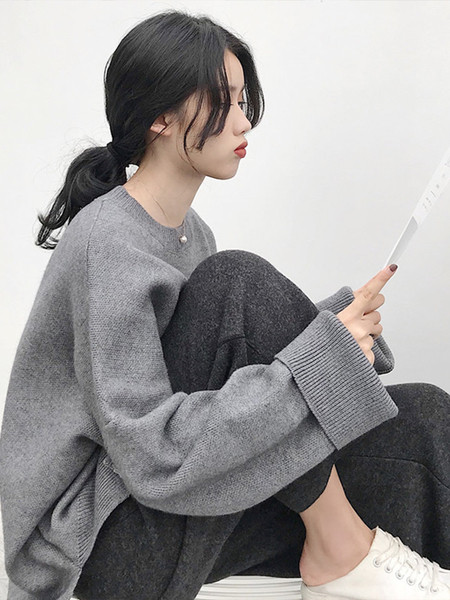 Női pulóver széles és hosszú modell több színben