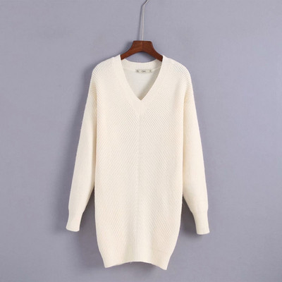 Pulover lung cu decolteu spitz în alb și negru