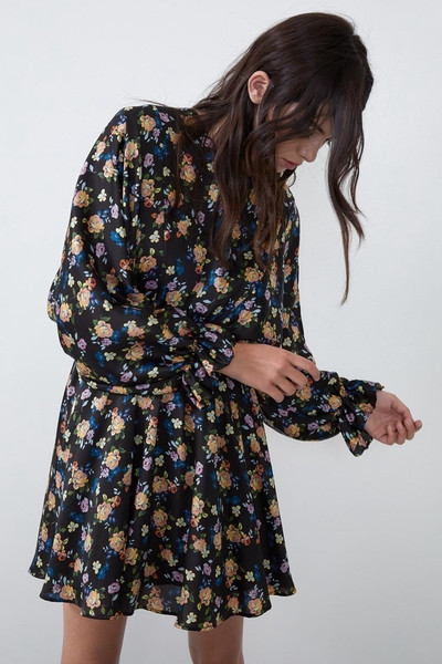 Rochie de dama scurta si decupata cu model floral