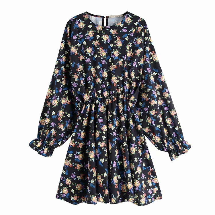 Rochie de dama scurta si decupata cu model floral