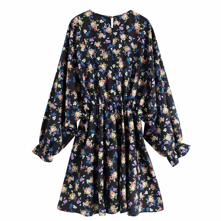 Rochie de dama scurta si decupata cu model floral