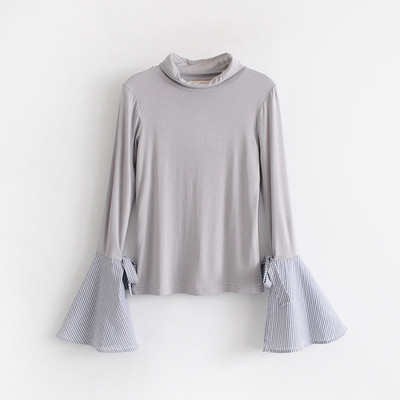 Bluză de damă mulata, cu guler înalt și mâneci tăiate de culoare gri