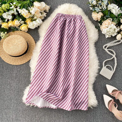 Fusta de dama moderna in dungi cu talie inalta