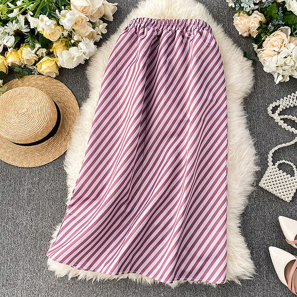 Fusta de dama moderna in dungi cu talie inalta