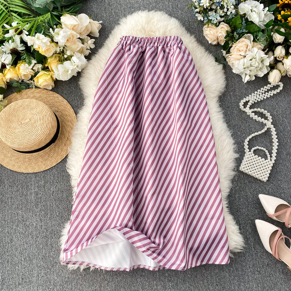 Fusta de dama moderna in dungi cu talie inalta