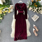 Rochie de dama lunga din catifea cu decolteu spitz in mai multe culori