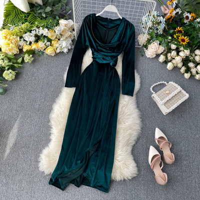 Rochie de dama lunga din catifea cu decolteu spitz in mai multe culori