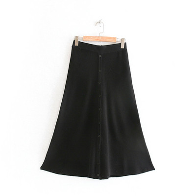 Hosszú szabású szoknya fekete és szürke gombokkal