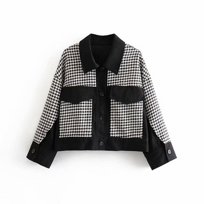 Σύντομο καρό μπουφάν για την άνοιξη και το φθινόπωρο με κουμπιά