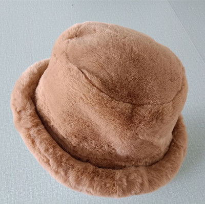 Γυναικείο χειμεερινό καπέλο  σε γκρι, μαύρο, ροζ και καφέ χρώμα