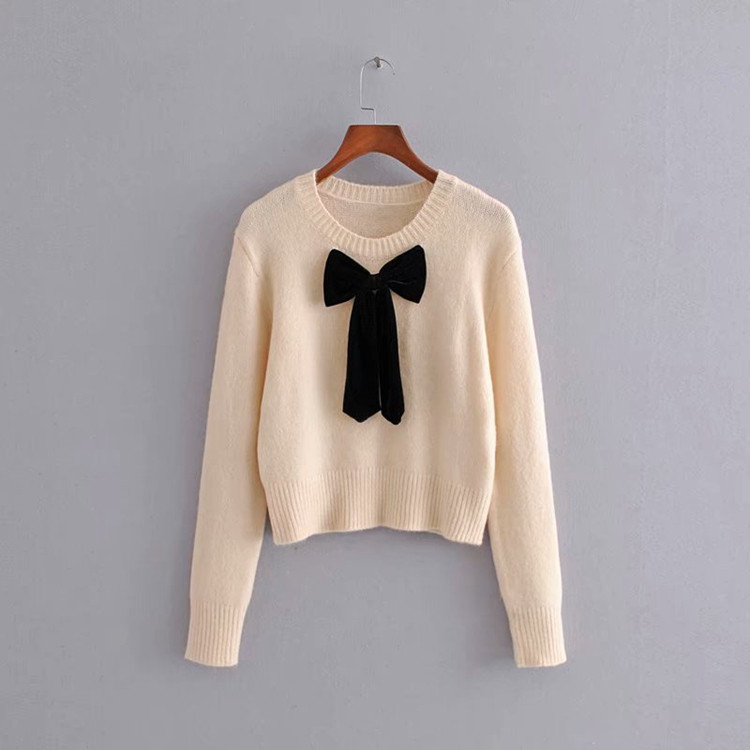 Pulover scurt modern în bej cu panglică