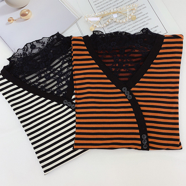 Ριγέ γυναικεία μπλούζα από δαντέλα σε δύο χρώματα