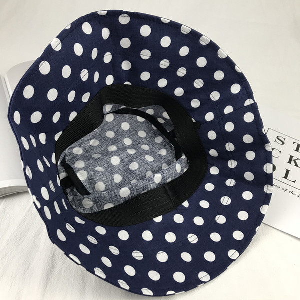 Alkalmi női kalap pöttyös fehér, kék és fekete színekben