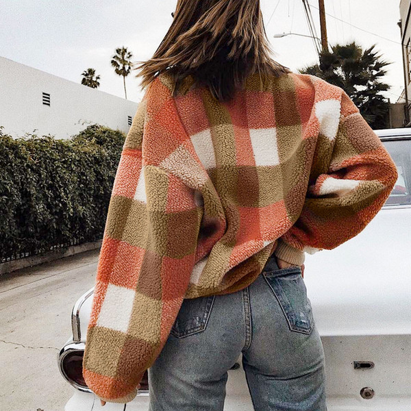 Alkalmi női kockás pulóver magas gallérral, két színben