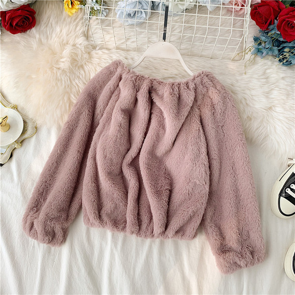 Κομψό μοντέλο κοντή γυναικεία μπλούζα σε διάφορα χρώματα