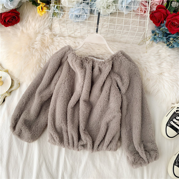 Κομψό μοντέλο κοντή γυναικεία μπλούζα σε διάφορα χρώματα