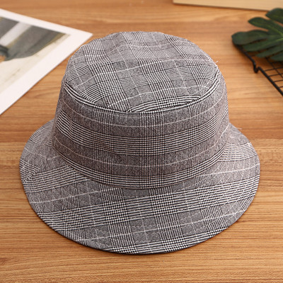 Palarie dama in carouri in patru culori