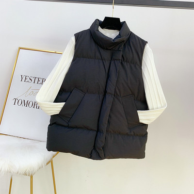 Μοντέρνο γυναικείο γιλέκο με κουμπιά και τσέπες σε τρία χρώματα