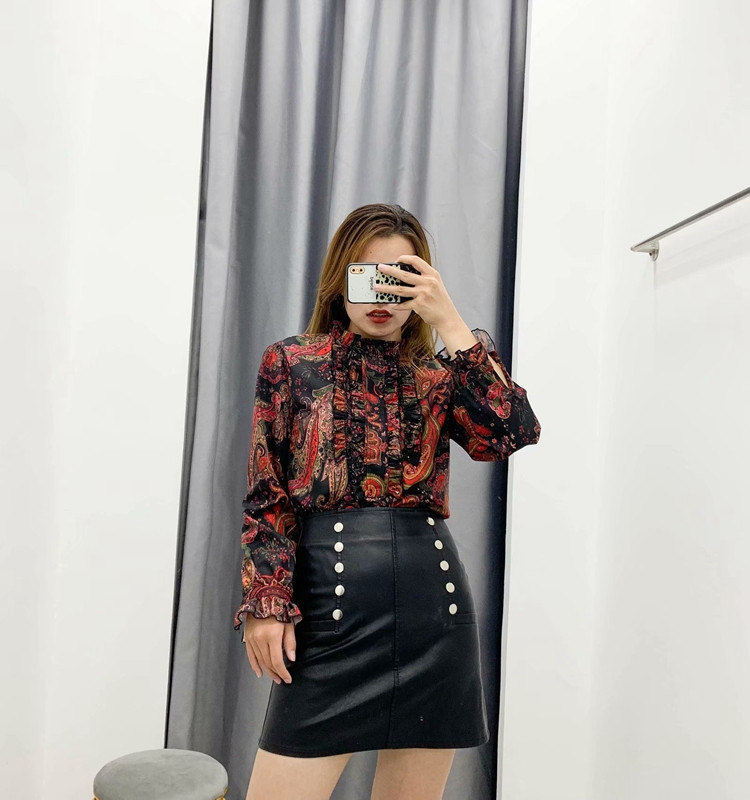 Cămașă de damă cu guler broască și model colorat