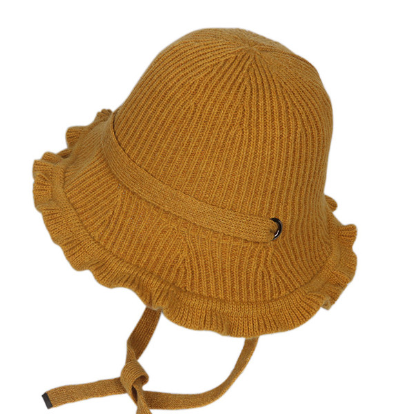 Palarie de dama tricotata cu cravate in galben, portocaliu, bej, maro, gri si negru