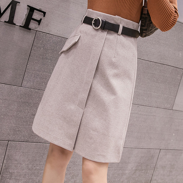 Fusta de dama moderna cu curea in negru, gri si bej