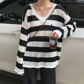 Γυναικεία casual ριγέ μπλούζα με λαιμόκοψη