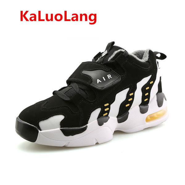 Férfi tornacipő ÚJ modell fűzővel és matricával öt színben