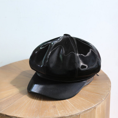 Μοντέρνο γυναικείο καπέλο σε πράσινο, μαύρο, κίτρινο και μπεζ  χρώμα