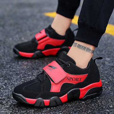 Αθλητικά ανδρικά παπούτσιαμε κορδόνια και λψράκια βελκρό σε λευκό, μαύρο και κόκκινο χρώμα